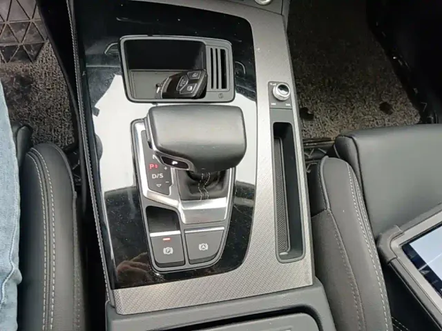 Audi Q5L — Фото автомобиля 13