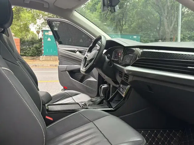 Volkswagen Passat — Фото автомобиля 3