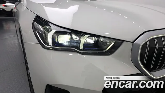 BMW 5-Series 5 серия (G60) 530i xDrive M Sport — Фото автомобиля 20