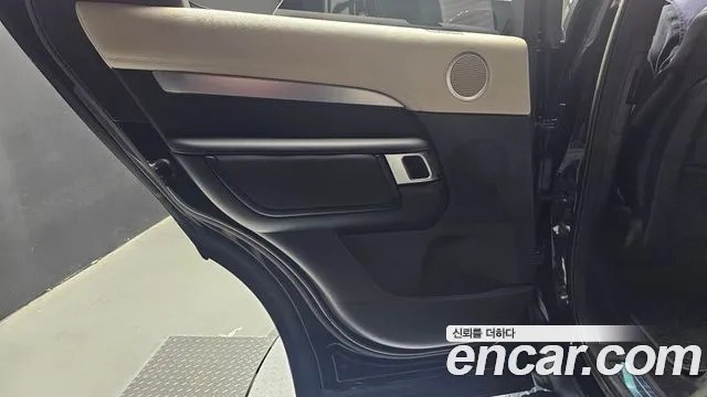 Land Rover Discovery — Фото автомобиля 25