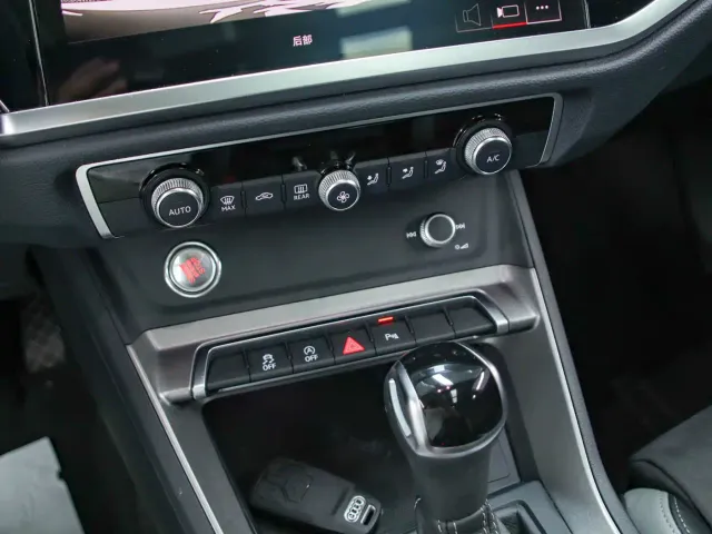 Audi Q3 — Фото автомобиля 10