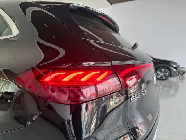 Mercedes-Benz EQE SUV — Фото автомобиля 13
