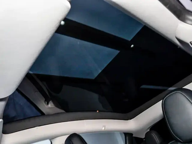 Tesla Model Y — Фото автомобиля 19