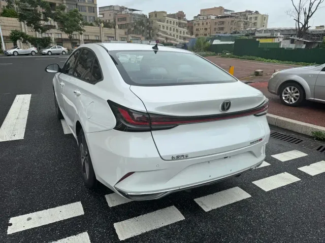 Changan Raeton Plus — Фото автомобиля 4