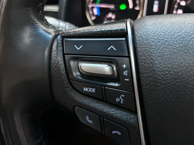 Toyota Vellfire — Фото автомобиля 25