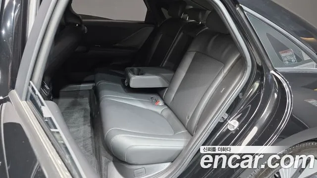 Hyundai Ioniq 6 — Фото автомобиля 11