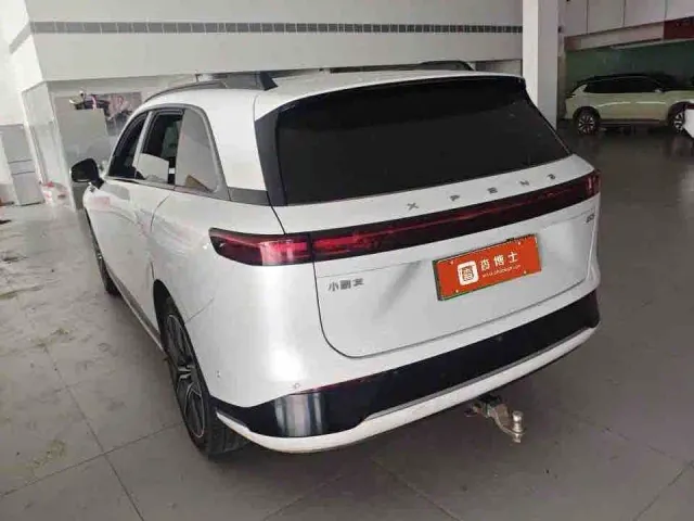 Xpeng G9 — Фото автомобиля 3