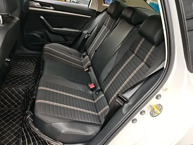 Volkswagen Lavida — Фото автомобиля 16