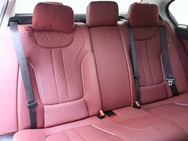 BMW 5 Series — Фото автомобиля 23