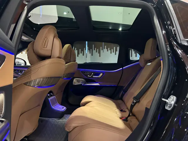 Mercedes-Benz E-Class — Фото автомобиля 17