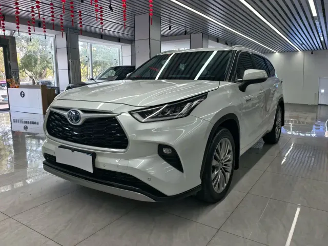 Фотография автомобиля — Toyota Highlander