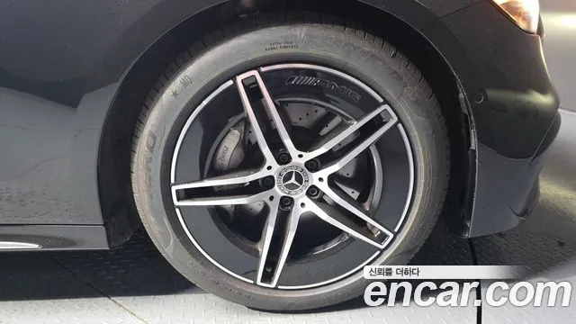 Mercedes-Benz E-Class — Фото автомобиля 18