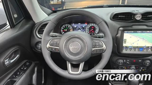 Jeep Renegade — Фото автомобиля 13
