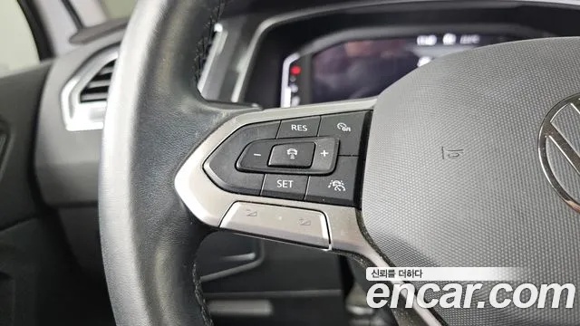 Volkswagen Tiguan Tiguan 2 поколение 2.0 TDI 4Motion Premium — Фото автомобиля 19