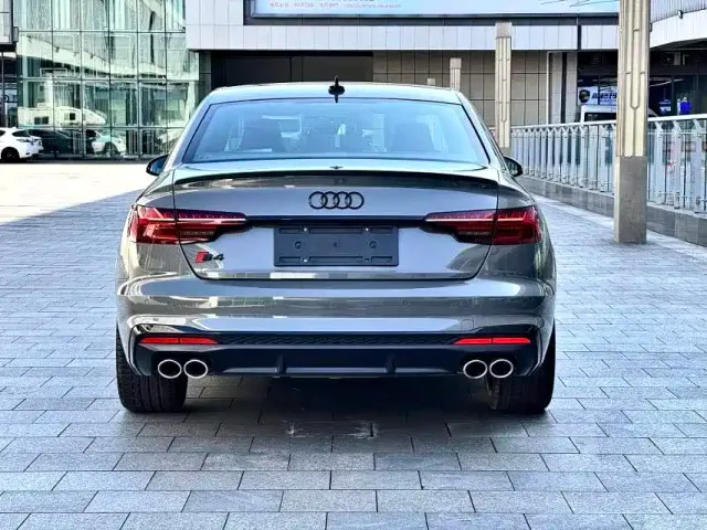 Audi S4 — Фото автомобиля 8