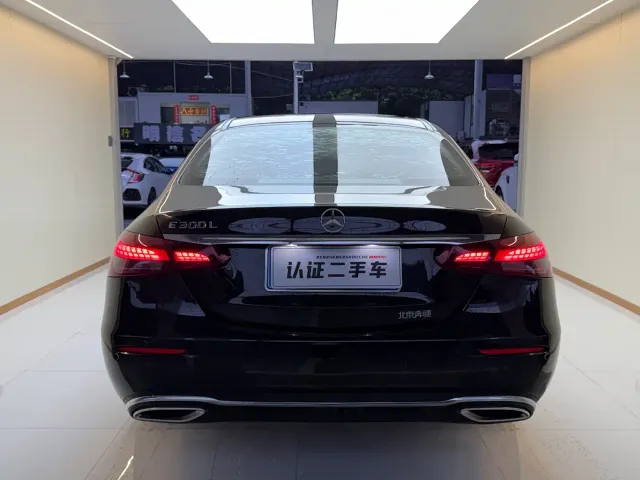 Mercedes-Benz E-Class — Фото автомобиля 16