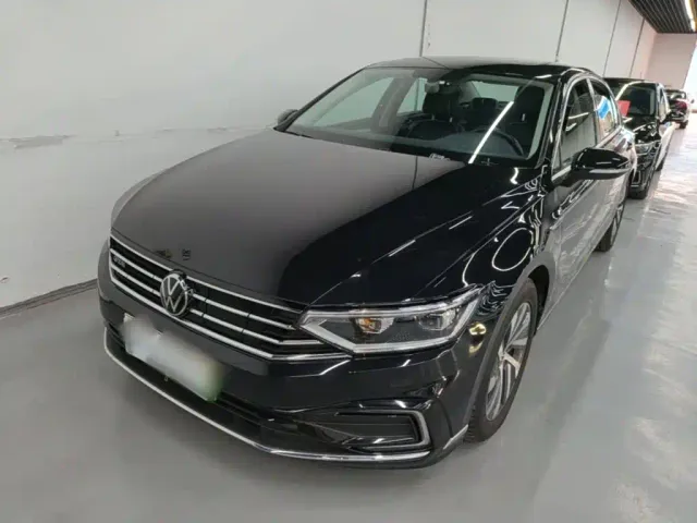 Фотография автомобиля — Volkswagen Magotan