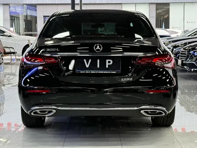 Mercedes-Benz E-Class — Фото автомобиля 13