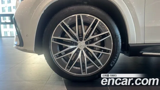 Mercedes-Benz GLE-Class — Фото автомобиля 5
