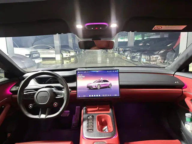 Xiaomi SU7 — Фото автомобиля 7