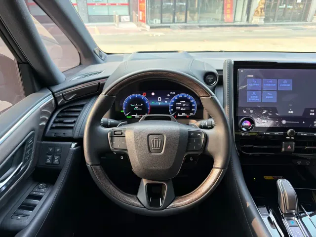 Toyota Vellfire — Фото автомобиля 9