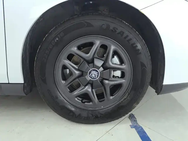BYD Qin PLUS — Фото автомобиля 6