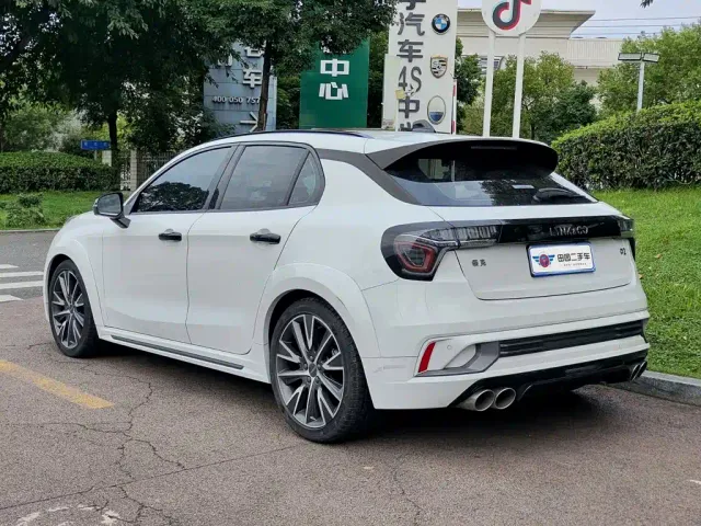 Lynk & Co 02 Hatchback — Фото автомобиля 4