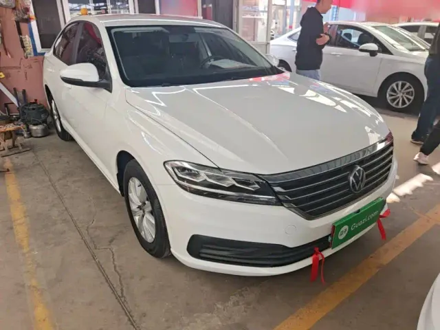 Volkswagen Lavida — Фото автомобиля 3