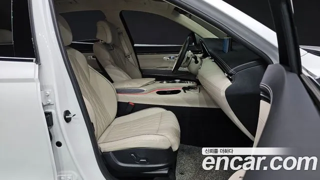 Genesis GV70 — Фото автомобиля 16