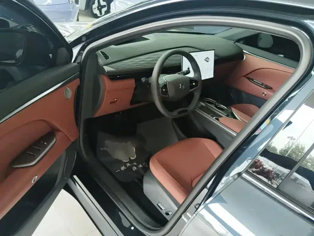 Arcfox Alpha T5 — Фото автомобиля 15