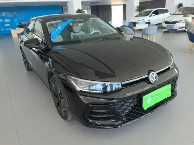 Volkswagen Passat — Фото автомобиля 3
