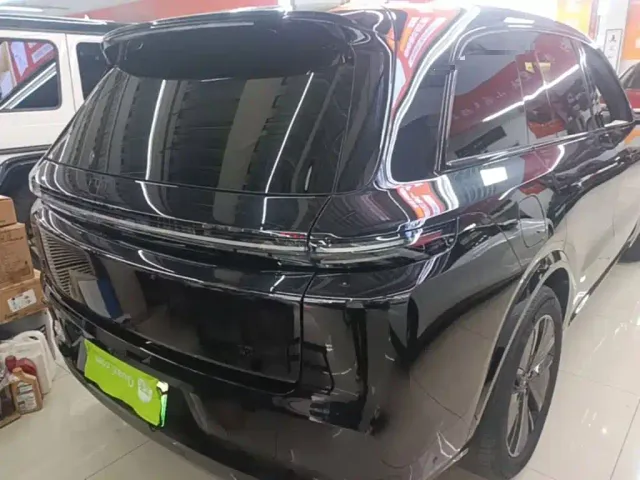 Li Auto L8 — Фото автомобиля 6