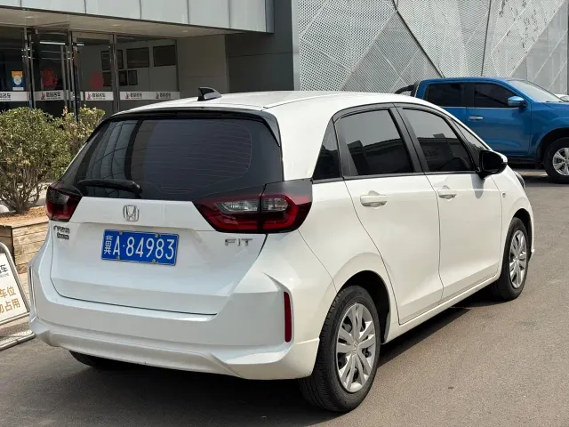 Honda Fit — Фото автомобиля 6