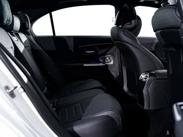 Mercedes-Benz C-Class — Фото автомобиля 24