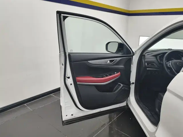 Changan CS75 — Фото автомобиля 7