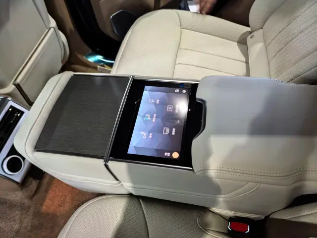 Land Rover Range Rover — Фото автомобиля 9