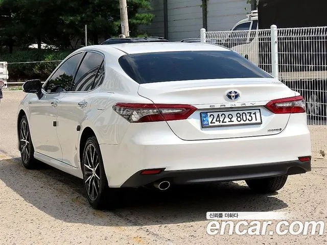 Toyota Camry XV70 — Фото автомобиля 3