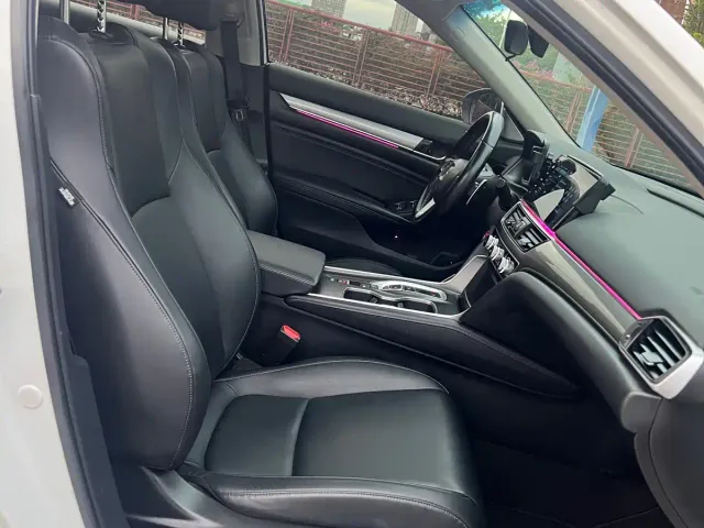 Honda Accord — Фото автомобиля 11