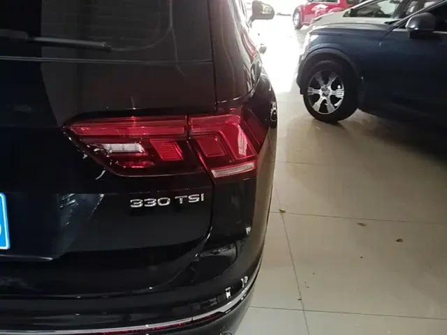Volkswagen Tiguan L — Фото автомобиля 7