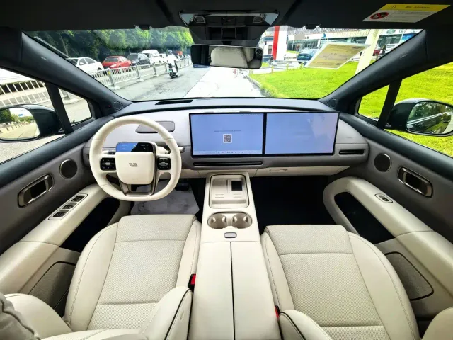 Li Auto i6 — Фото автомобиля 5
