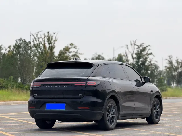 Leapmotor C11 — Фото автомобиля 6