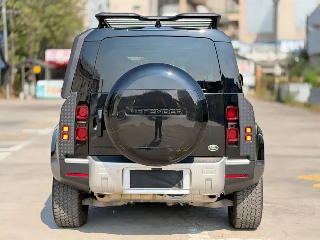 Land Rover Defender — Фото автомобиля 6