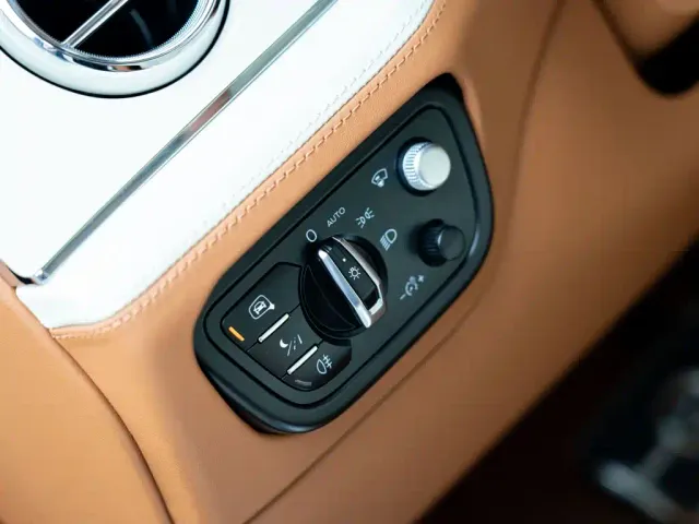 Bentley Bentayga — Фото автомобиля 12