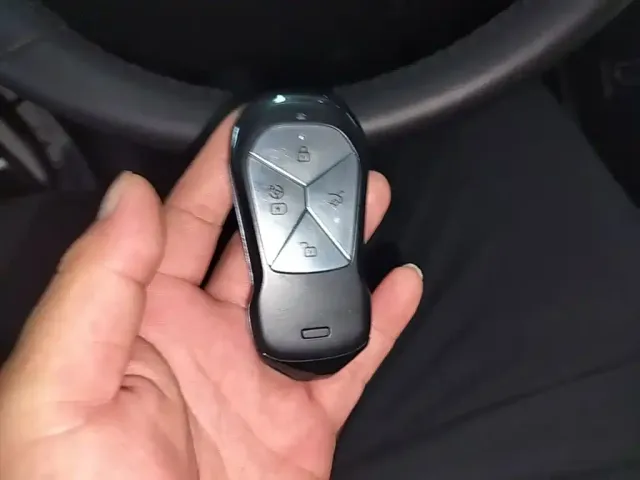 XPeng XPeng G9 2022 570 Pro — Фото автомобиля 8