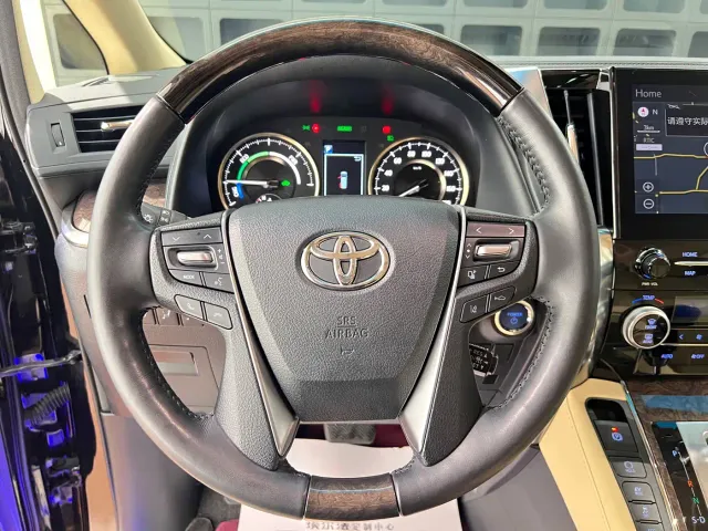 Toyota Vellfire — Фото автомобиля 22