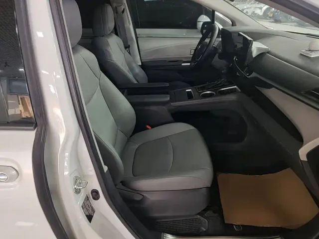 Toyota Granvia — Фото автомобиля 24