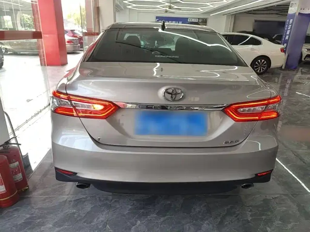 Toyota Camry — Фото автомобиля 5