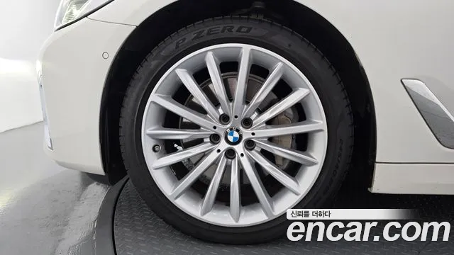 BMW 5 Series G30 — Фото автомобиля 5
