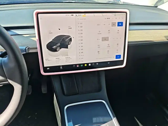 Tesla Model Y — Фото автомобиля 8