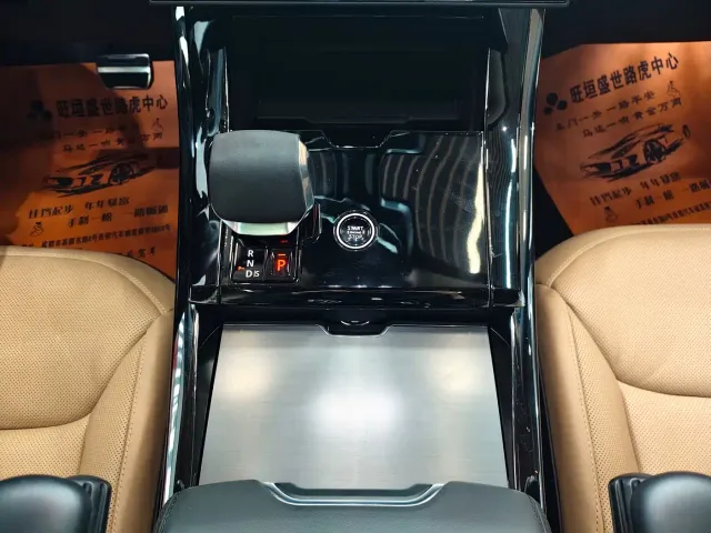 Land Rover Range Rover Sport — Фото автомобиля 15